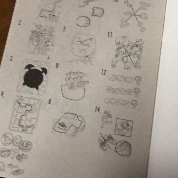 3 - The Wiggles 5 in 1 coloring and activity book - Picture 8 of 9